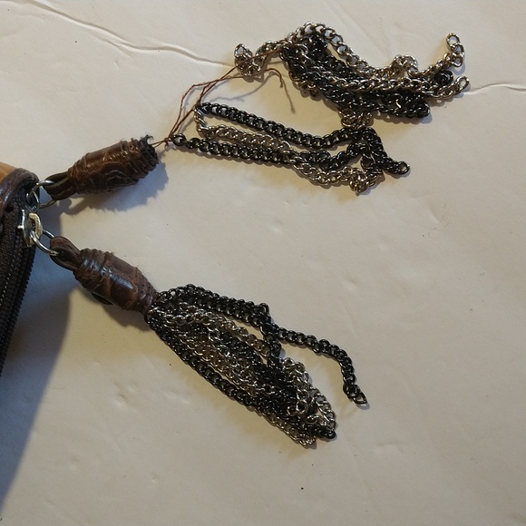 VGUC. Jessica Simpson double zip wallet. - Picture 8 of 8